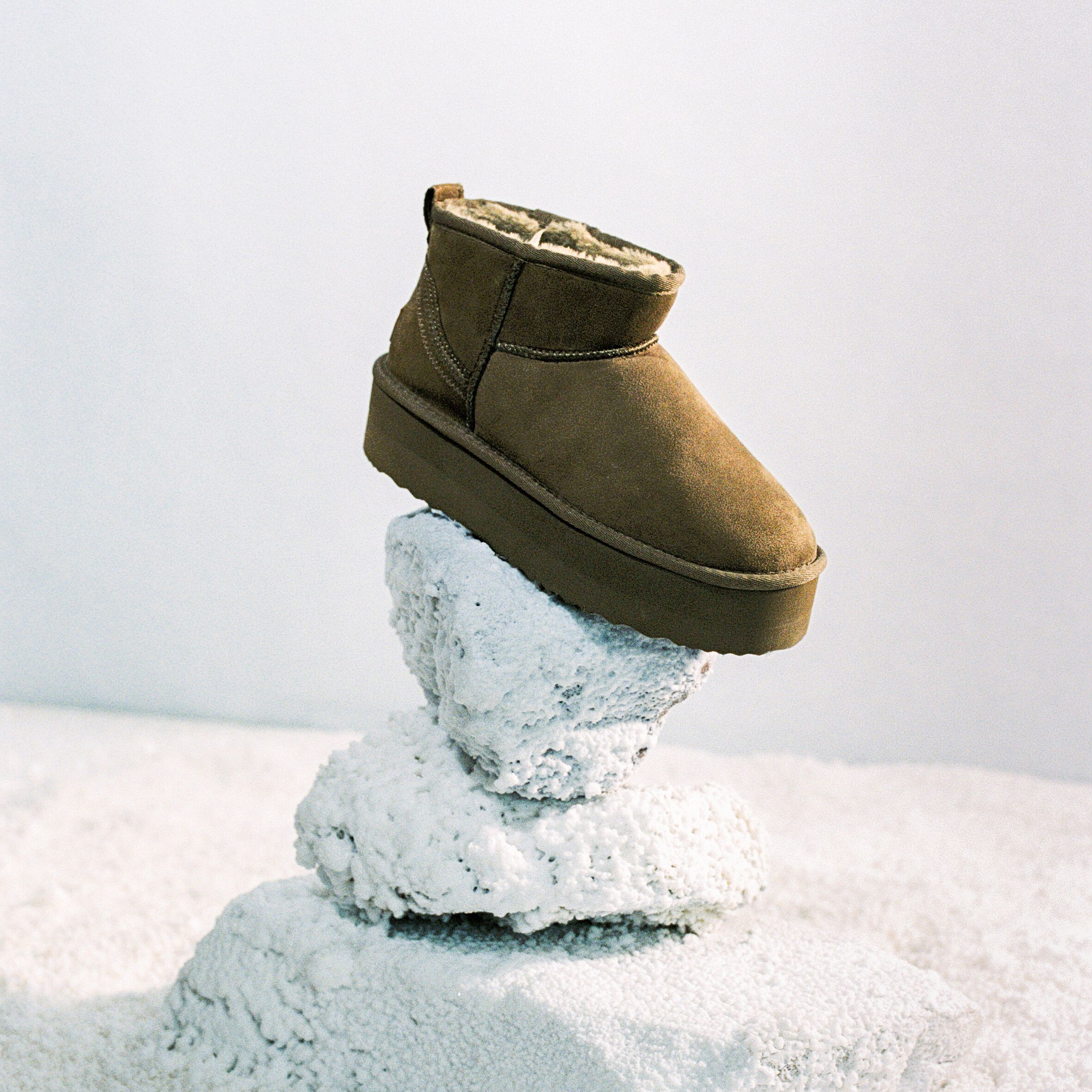 Flat ankle boots with toe cap detail hot sale